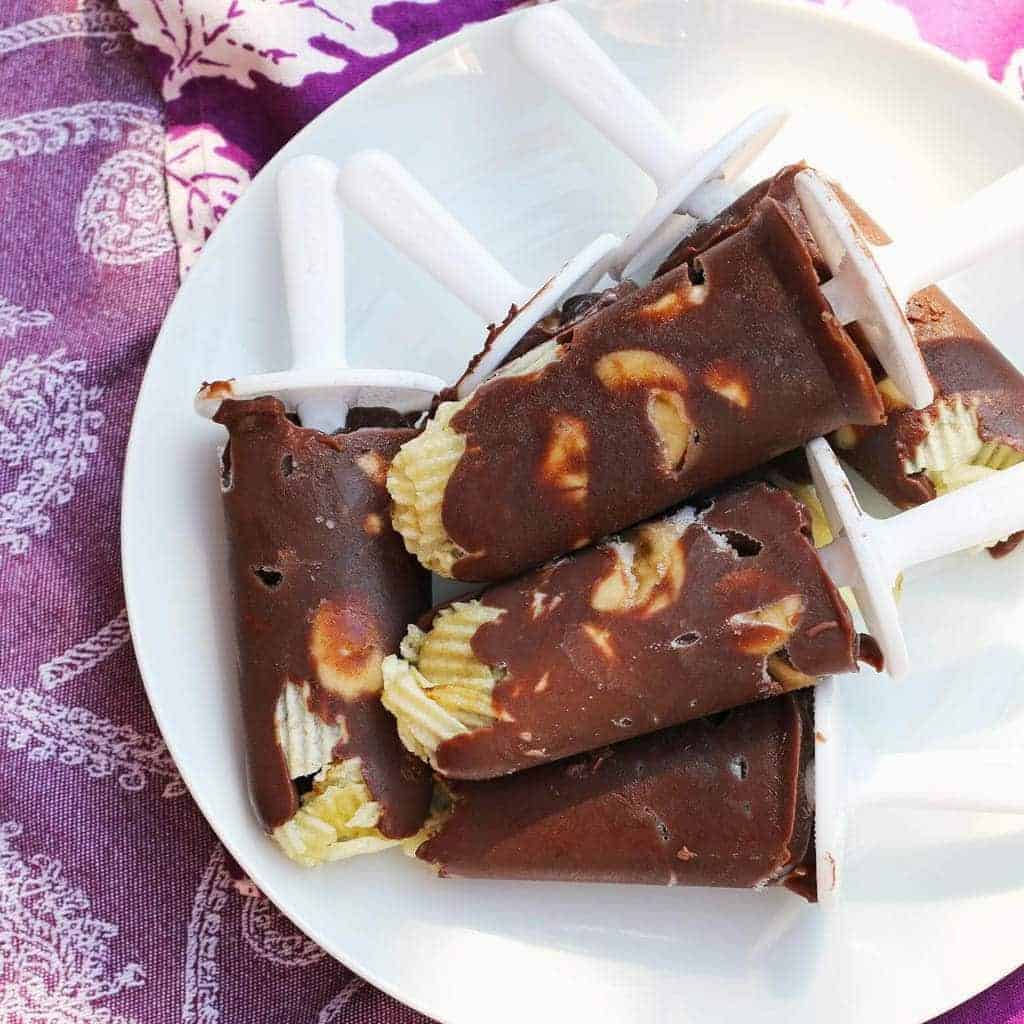 These Ruffles chocolate banana frozen pops are the perfect combination of salty and sweet! Add them to your summer backyard party menu!