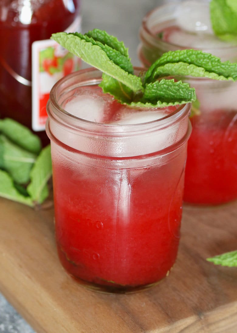 https://www.honeyandbirch.com/wp-content/uploads/2017/05/strawberry-mint-jam-cocktail-6.jpg