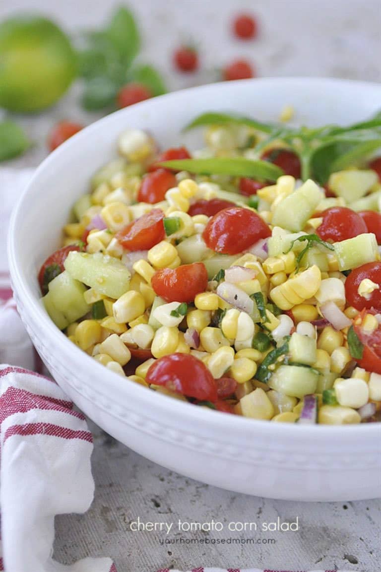 The perfect picnic meal plan - delicious recipes, easy printable, food bars and more! All you need is perfect weather and you're set.