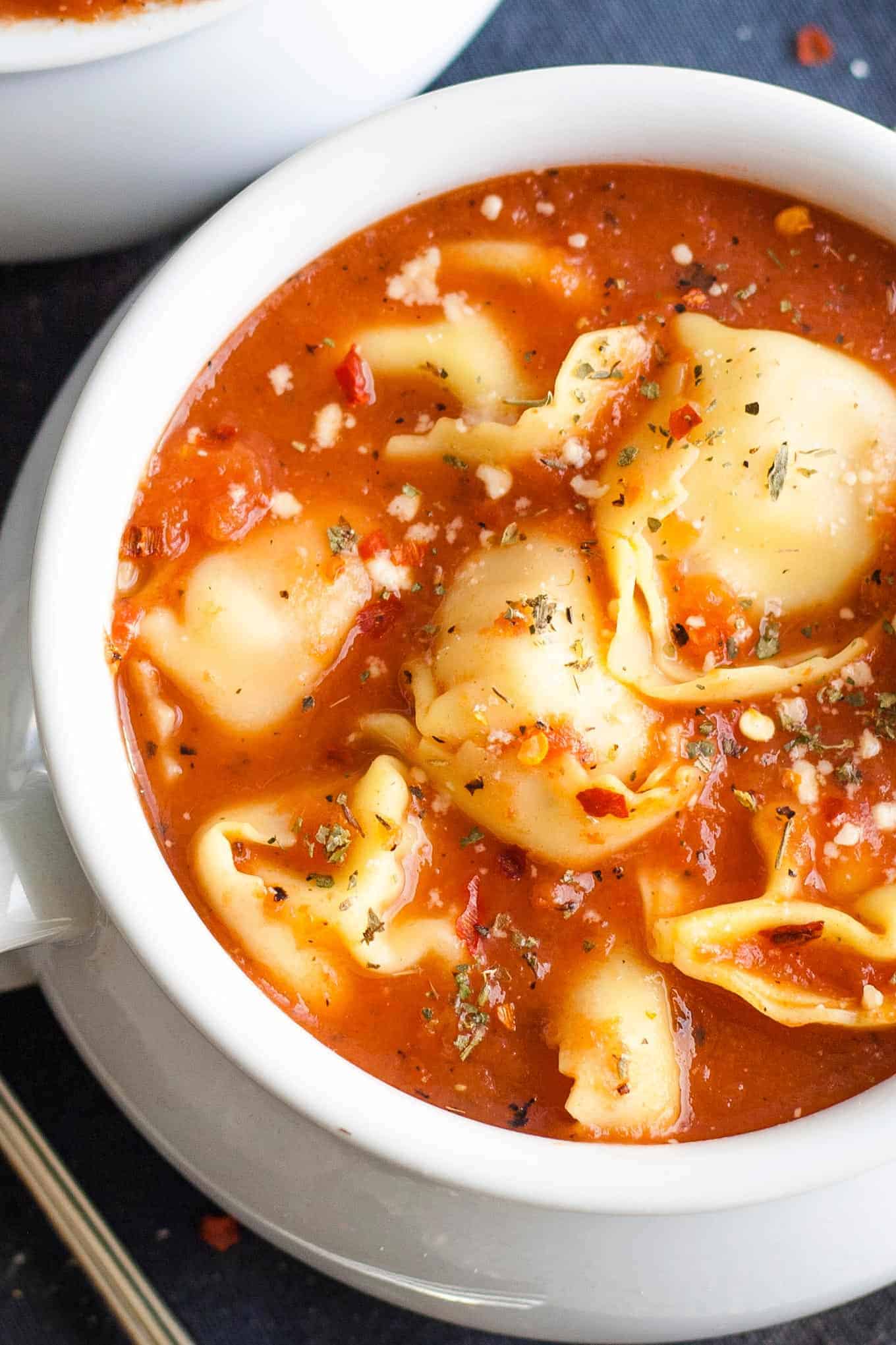 https://www.honeyandbirch.com/wp-content/uploads/2017/09/tomato-tortellini-soup-6.jpg