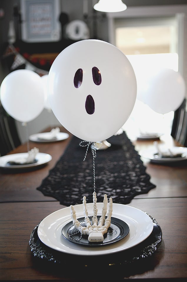 Balloon Ghost Table Setting from Eighteen25 Girls