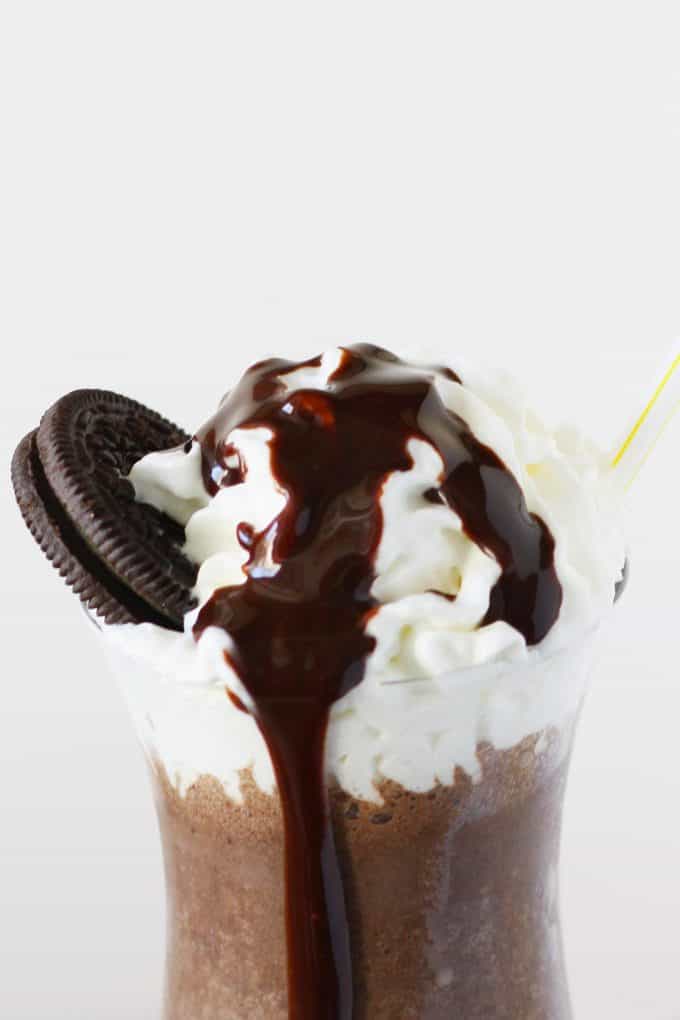 closeup photo of milkshake