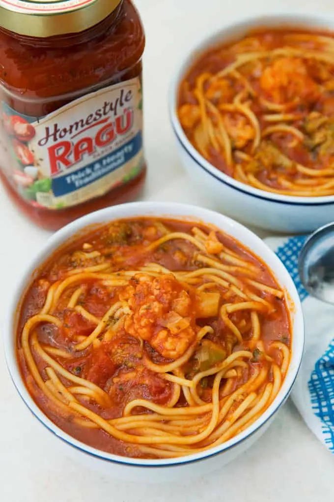 picture of two bowls of instant pot spaghetti soup