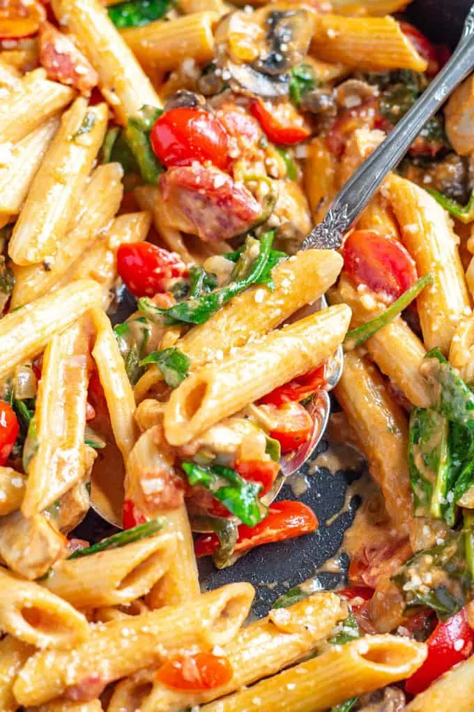 18 Easy Pasta Dinner Recipes - Creamy Tomato Penne