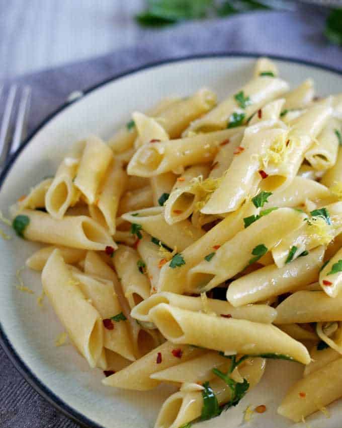 18 Easy Pasta Dinner Recipes - Penne Aglio e Olio