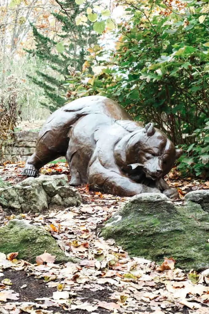 bear sculpture