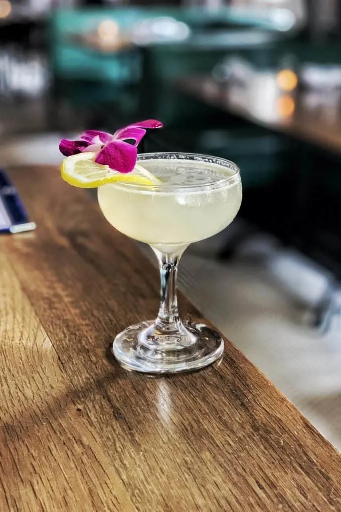 The Best Downtown Charleston Restaurants - The Darling Oyster Bar London Fog cocktail