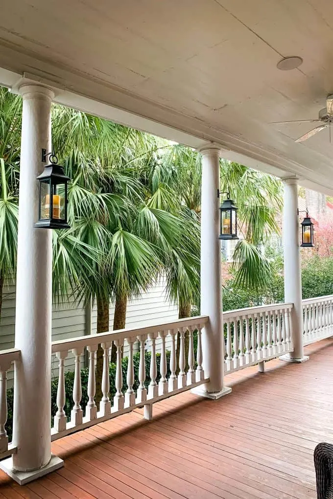 The Best Downtown Charleston Restaurants - Zero veranda