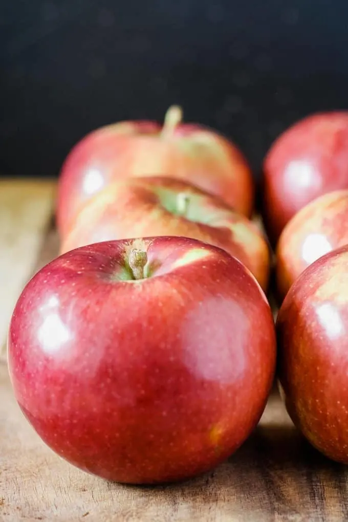 line of apples for baked apple slices