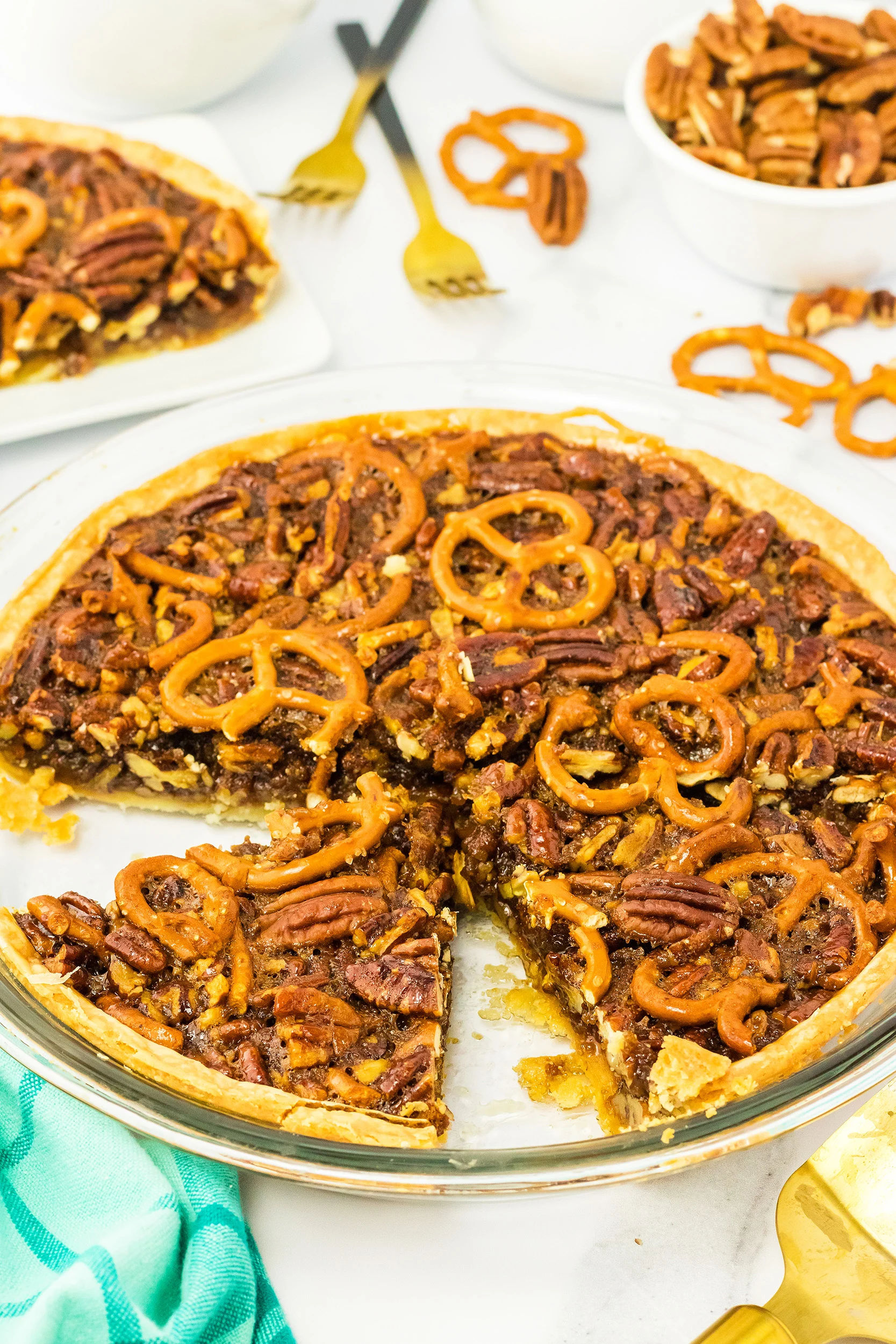 sliced pecan pretzel pie