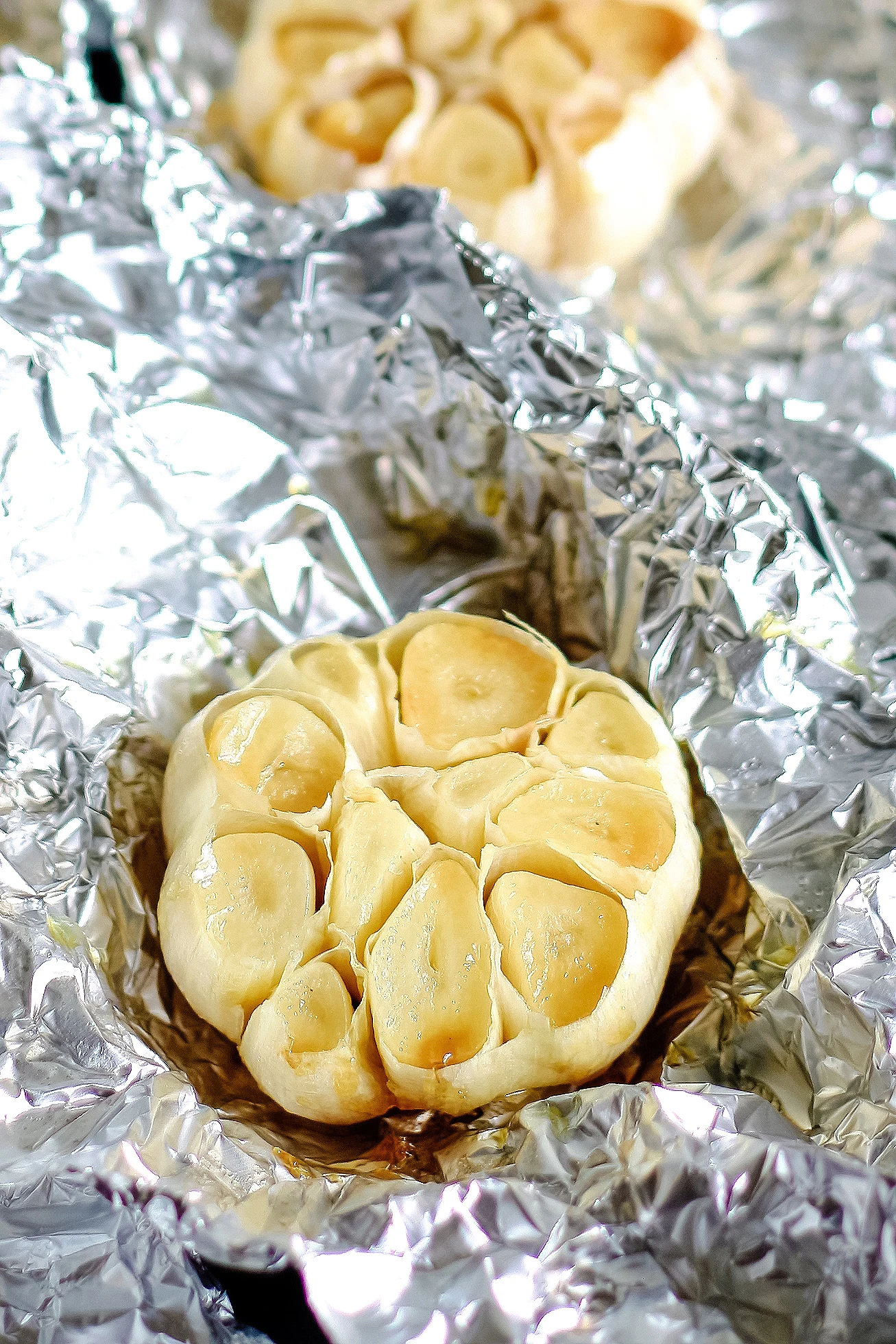 head of roasted garlic